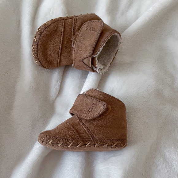 Toms Cuna Chestnut Baby Booties - Picture 1 of 12